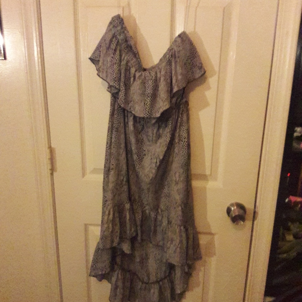 Dress - Picture 2 of 4